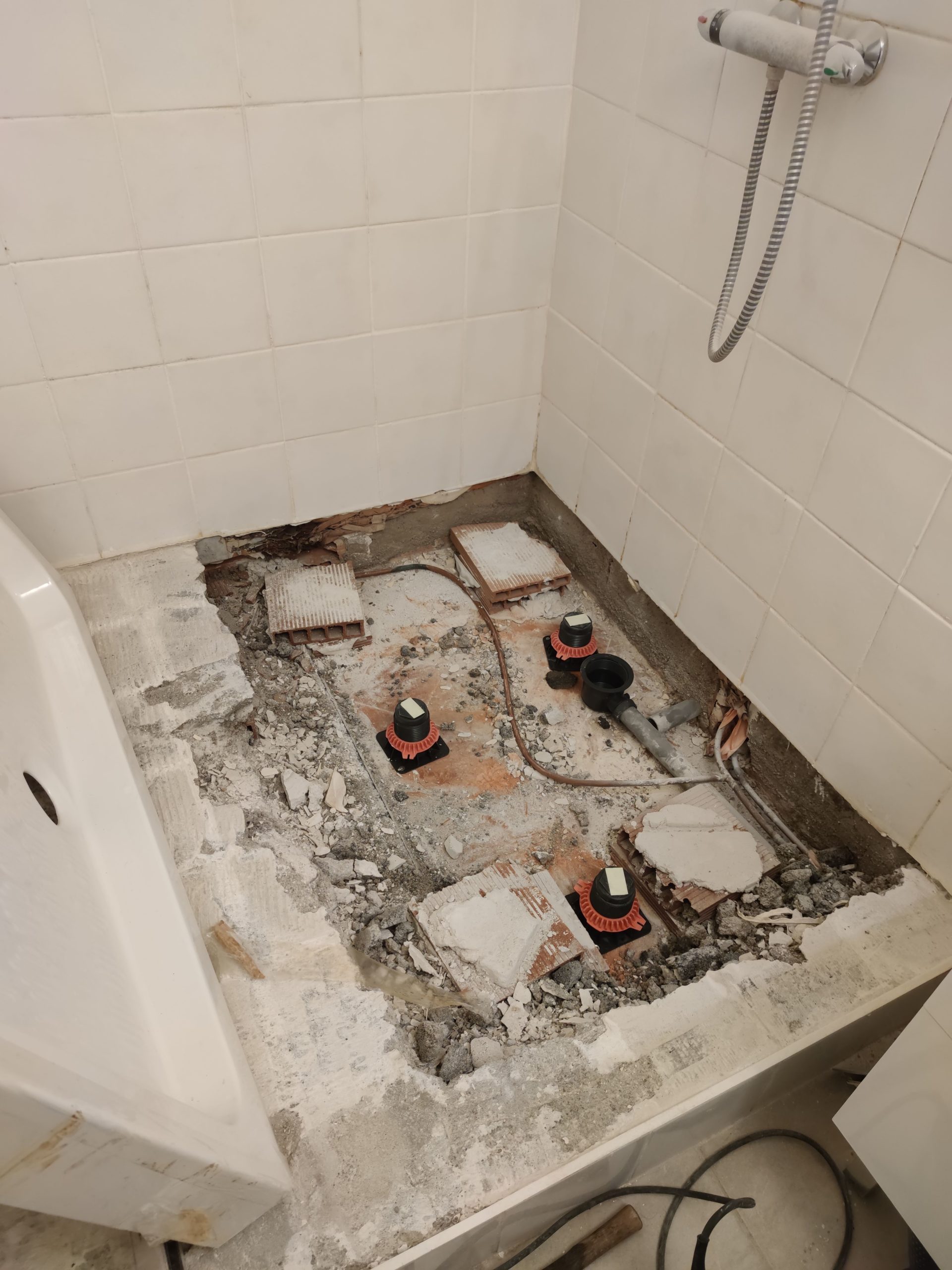 plombier douche saint thibéry